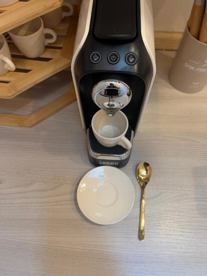 Regina Milano In Porta Romana 3 - Sky Tv, Wifi & Breakfast Box 아파트 외부 사진